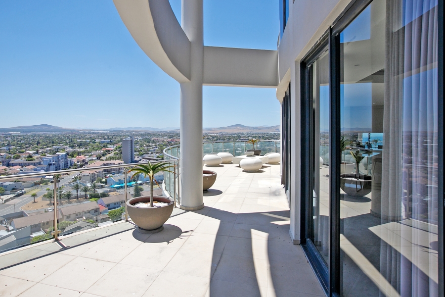 4 Bedroom Property for Sale in Waves Edge Western Cape